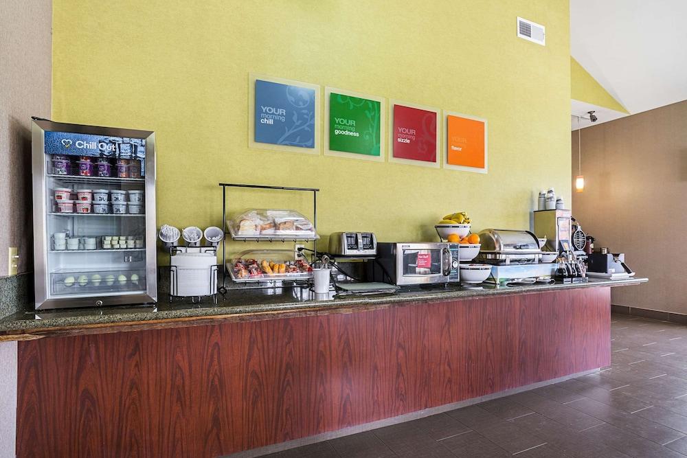 Super 8 By Wyndham Alexandria La Hotel Ngoại thất bức ảnh