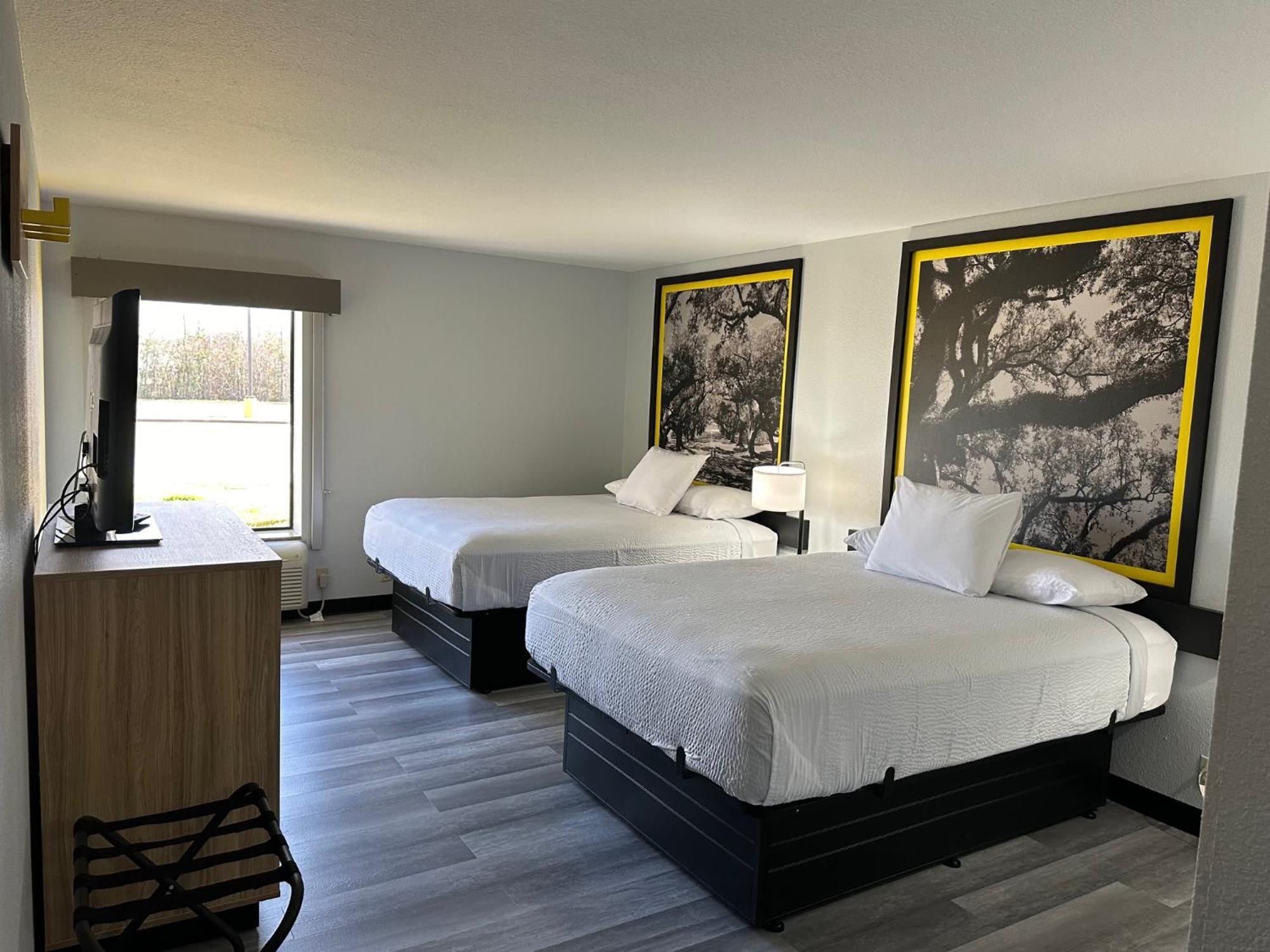 Super 8 By Wyndham Alexandria La Hotel Ngoại thất bức ảnh