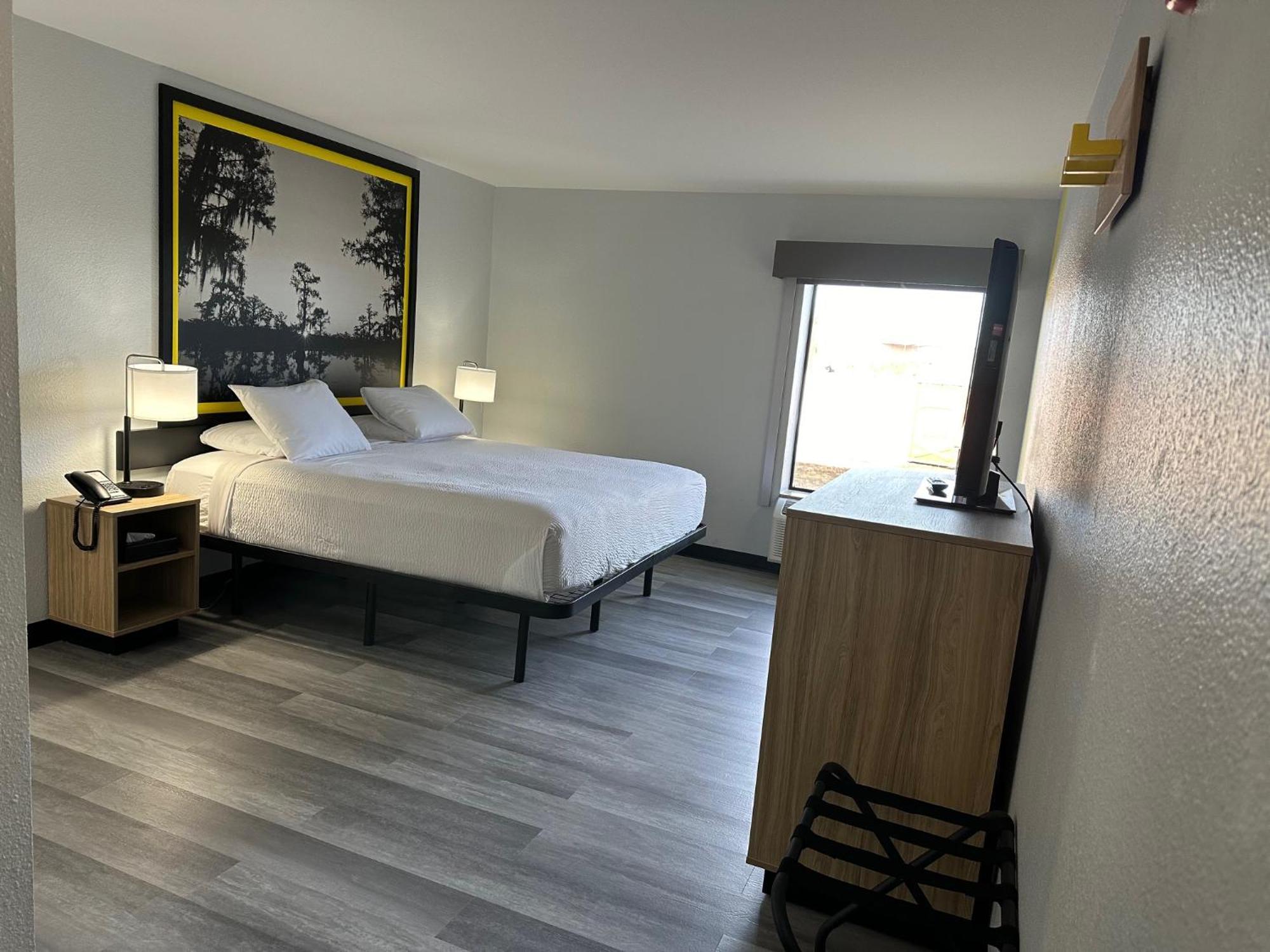 Super 8 By Wyndham Alexandria La Hotel Ngoại thất bức ảnh