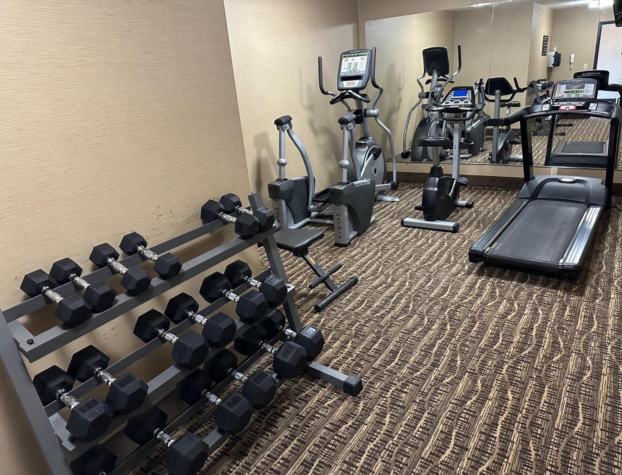 Super 8 By Wyndham Alexandria La Hotel Ngoại thất bức ảnh