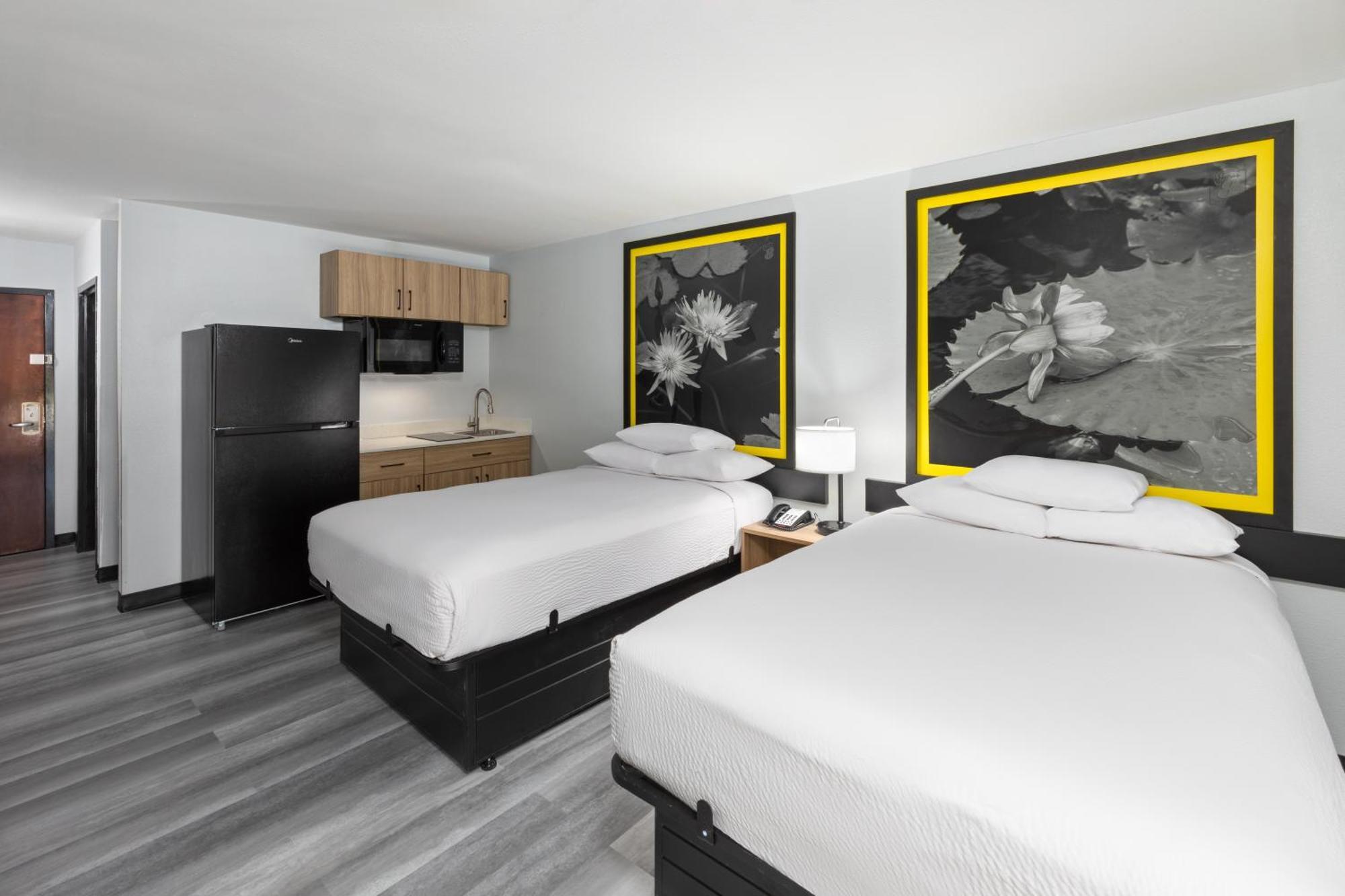 Super 8 By Wyndham Alexandria La Hotel Ngoại thất bức ảnh