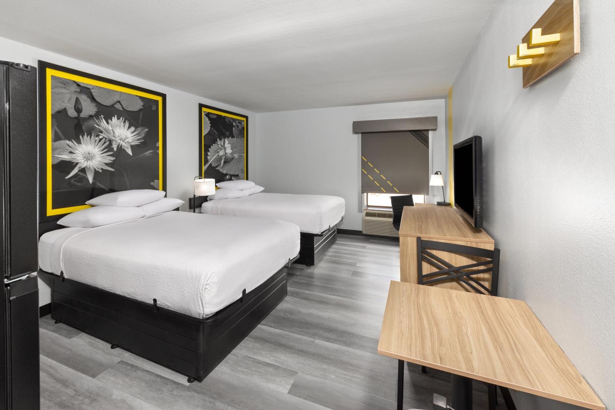Super 8 By Wyndham Alexandria La Hotel Ngoại thất bức ảnh