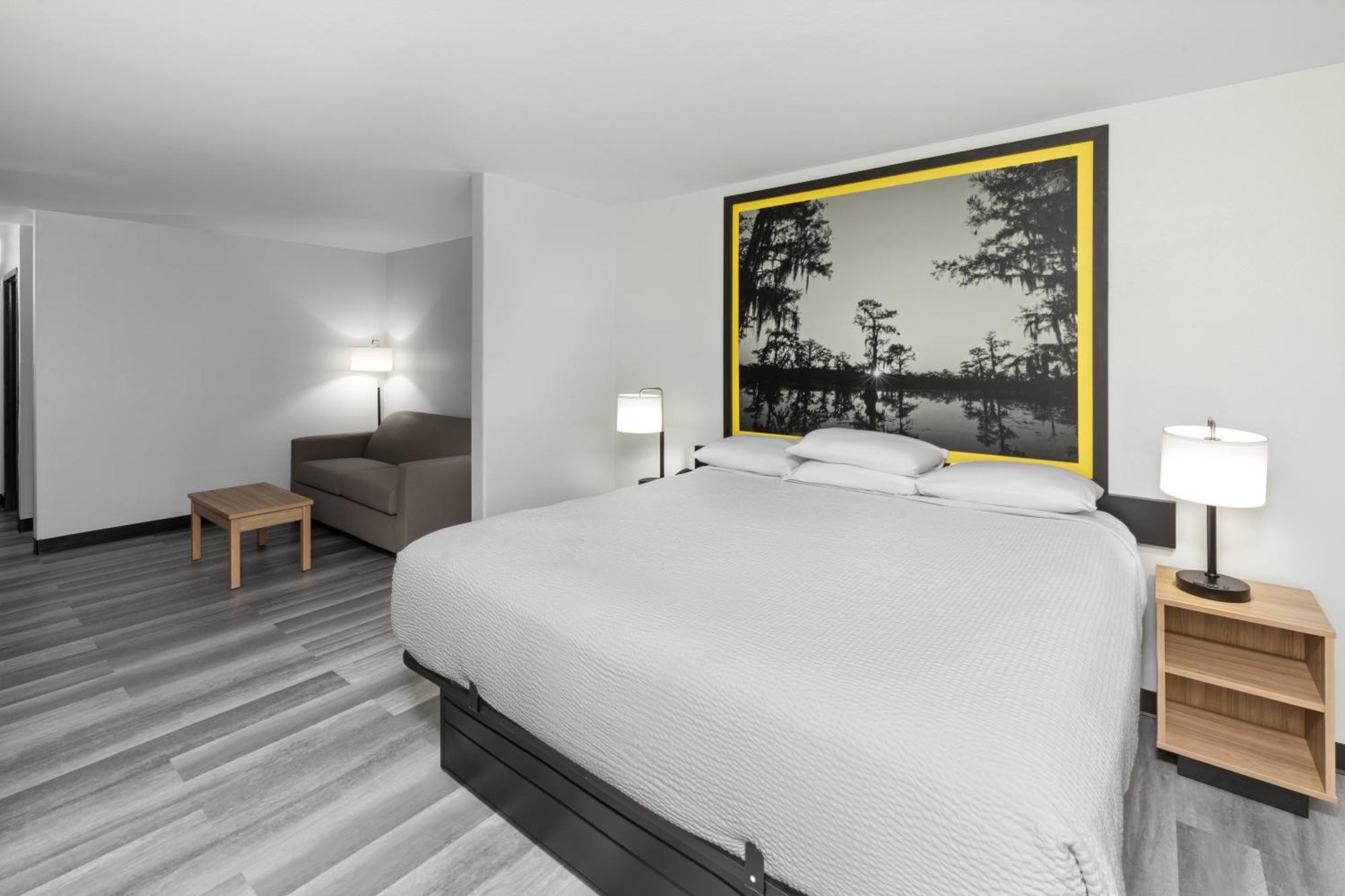Super 8 By Wyndham Alexandria La Hotel Ngoại thất bức ảnh